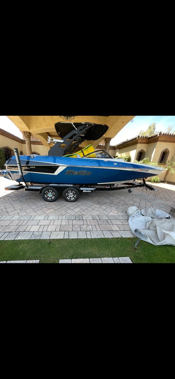 2017 Malibu Wakesetter 22 MXZ