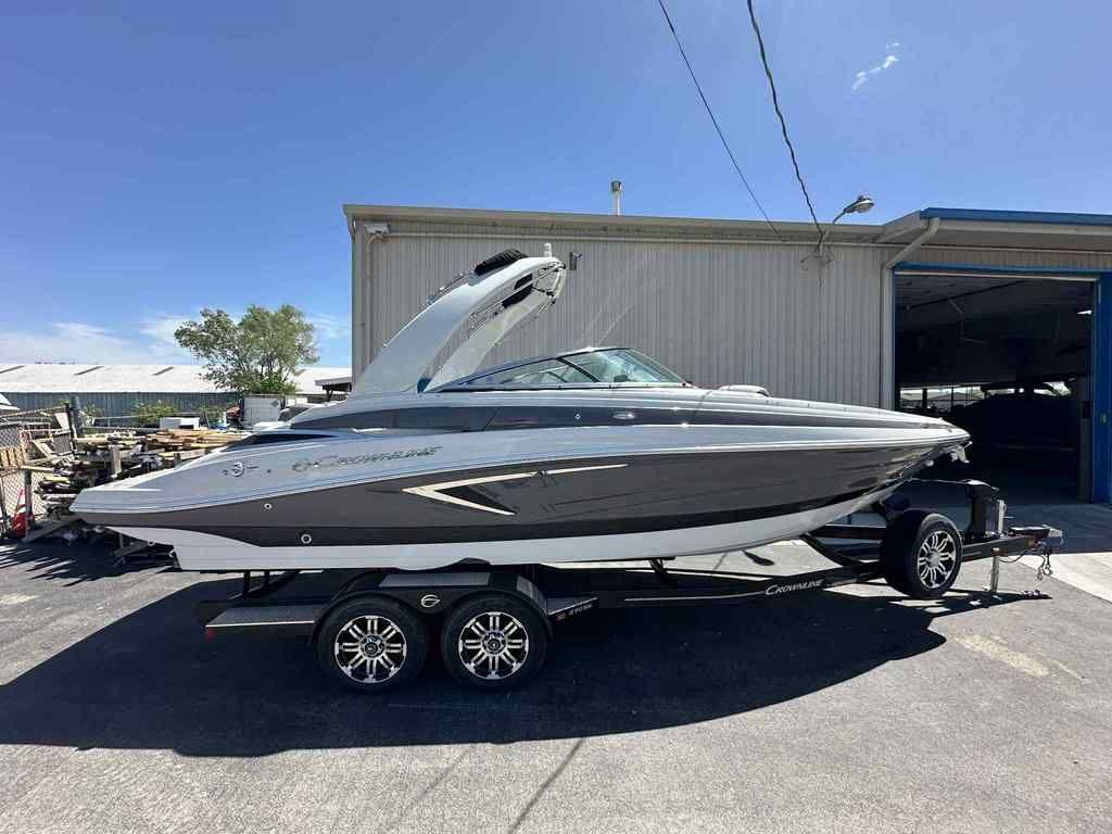 2025 Crownline 270 SS