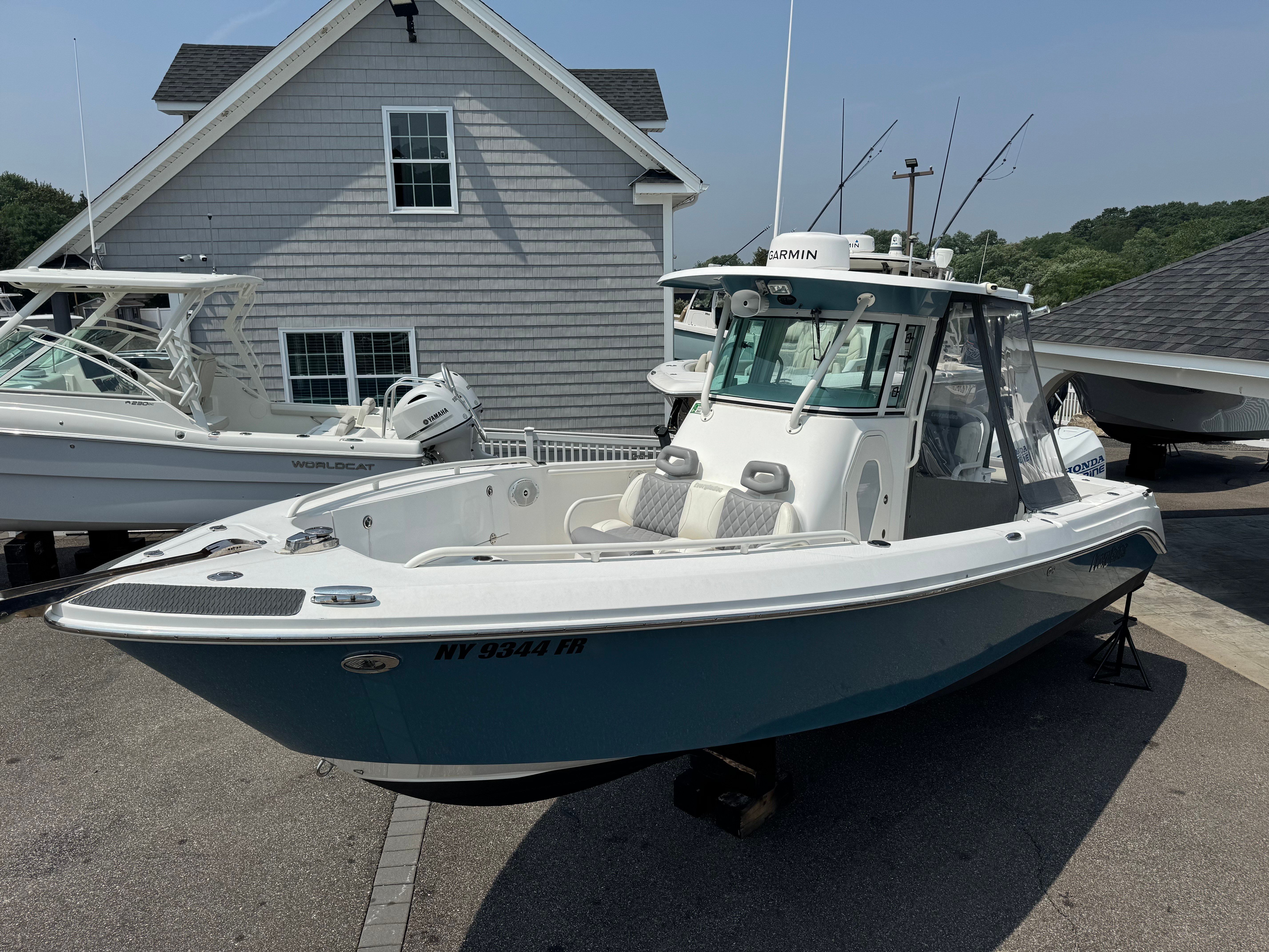 2006 Everglades 210 Center Console
