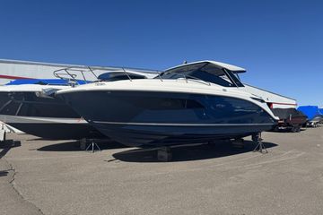 2019 Sea Ray 320 Sundancer