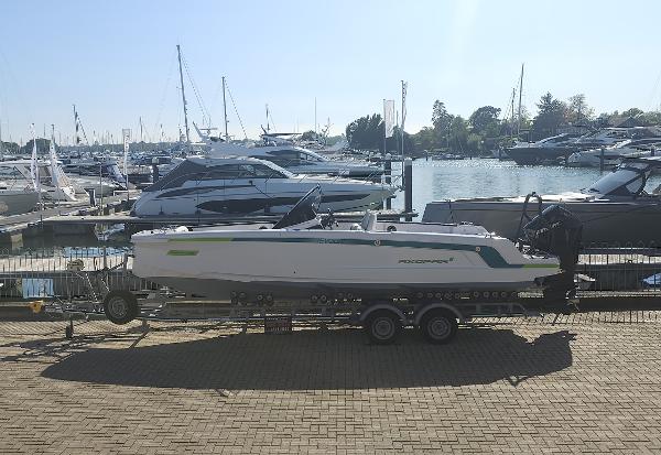 2022 Axopar 22 T-Top EX-Demo