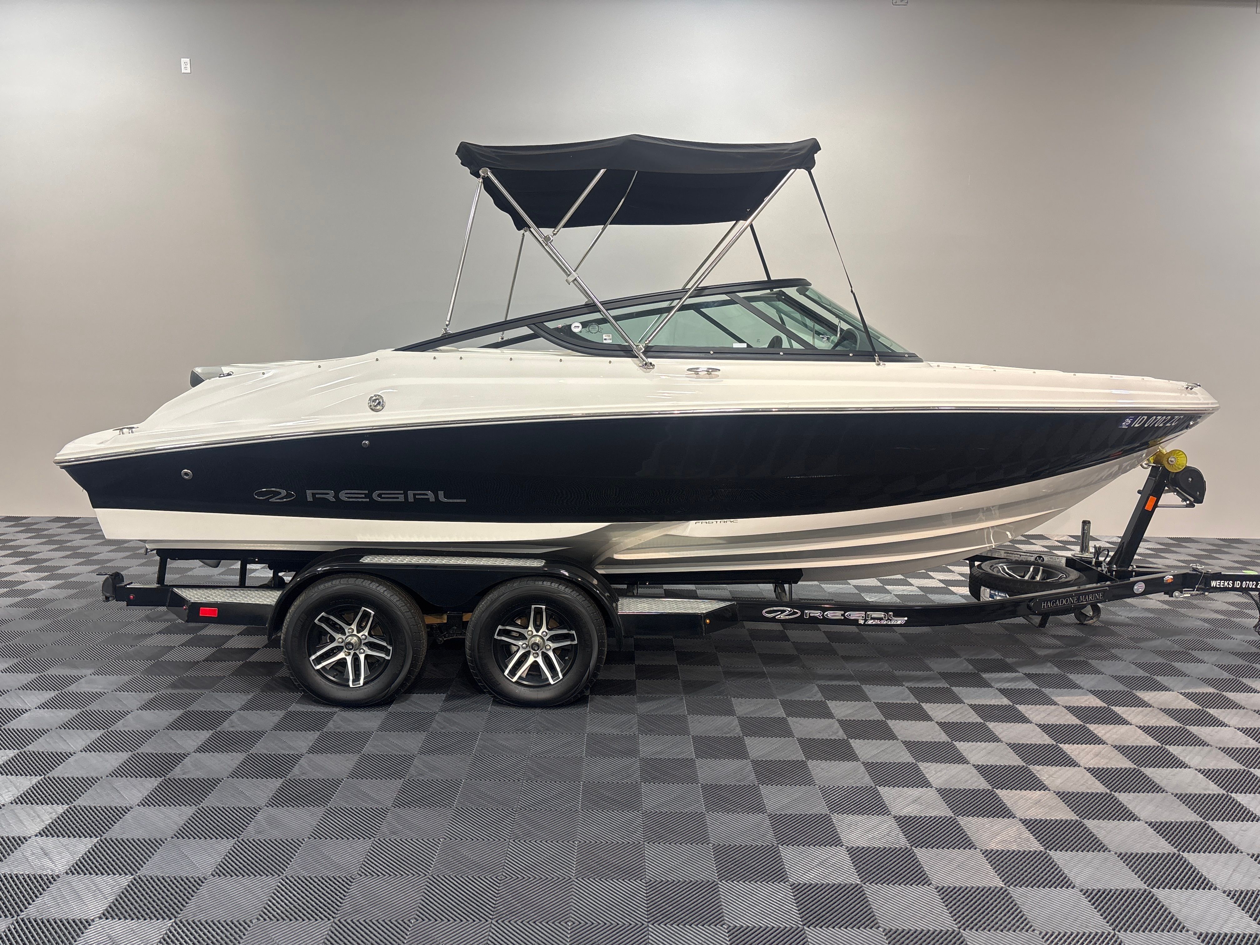Regal 2000 ES