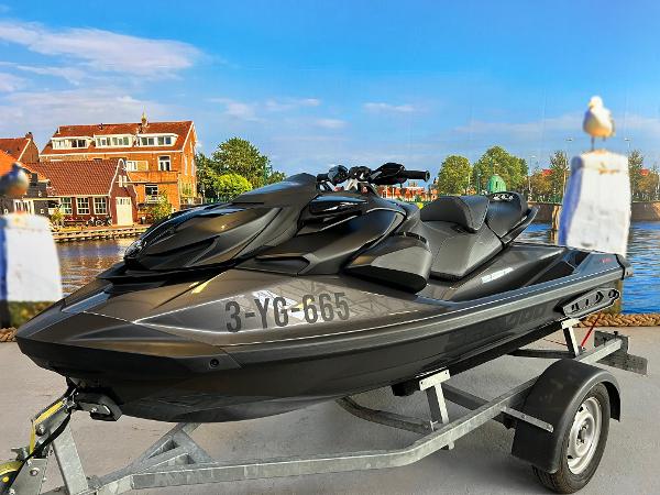 2022 Sea-Doo RXP-X RS300