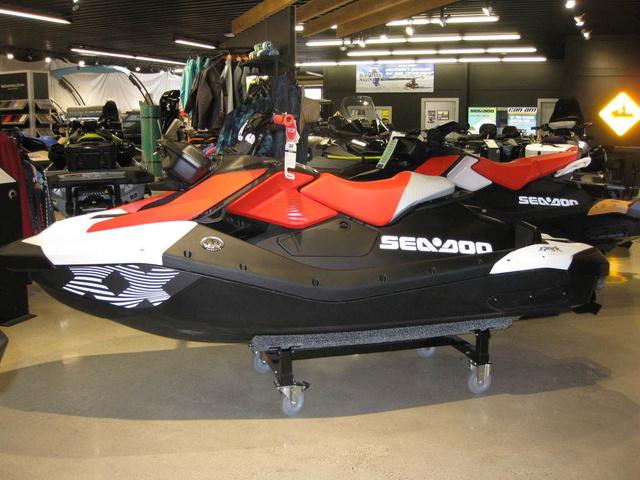 2025 BRP Sea-Doo 1UP SPARK TRIXX 90 W/ SOUND, DRAGON RED/ WHITE