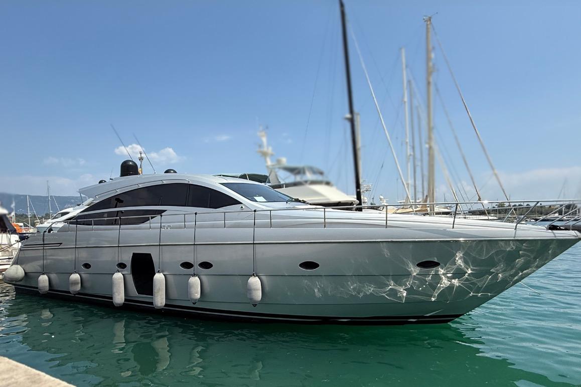 2009 Pershing 64