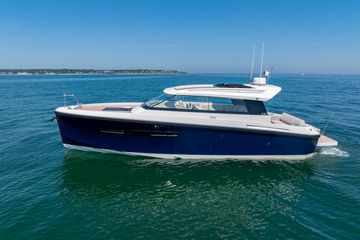 2023 Delta Powerboats 33 Coupe