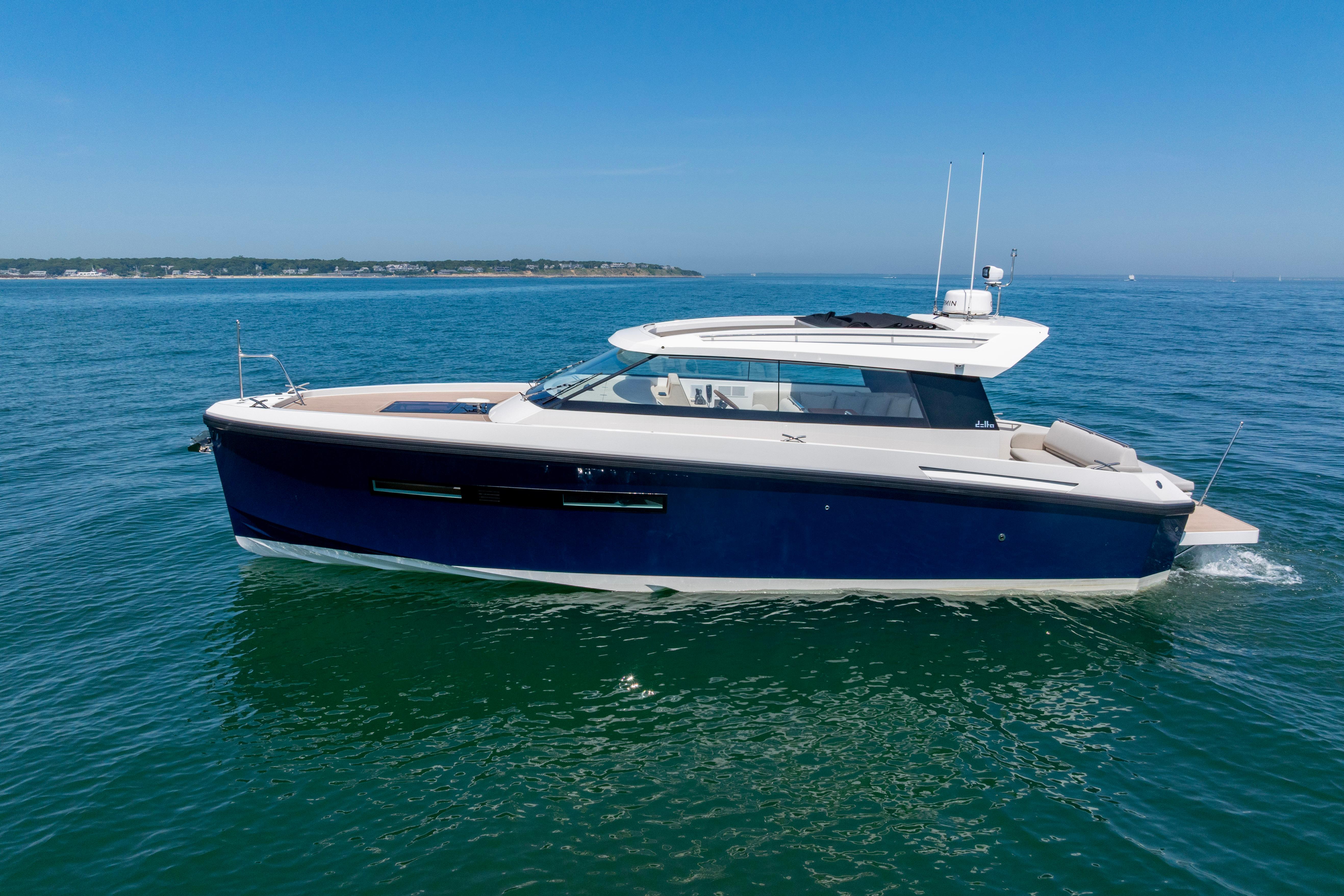 2023 Delta Powerboats 33 Coupe