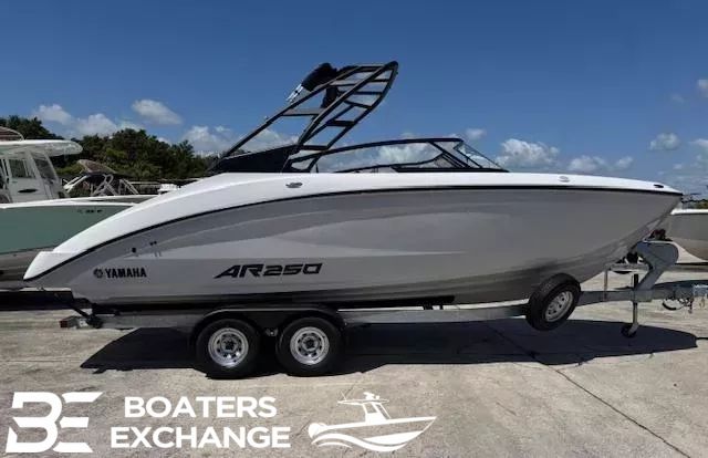 2025 Yamaha Boats AR250