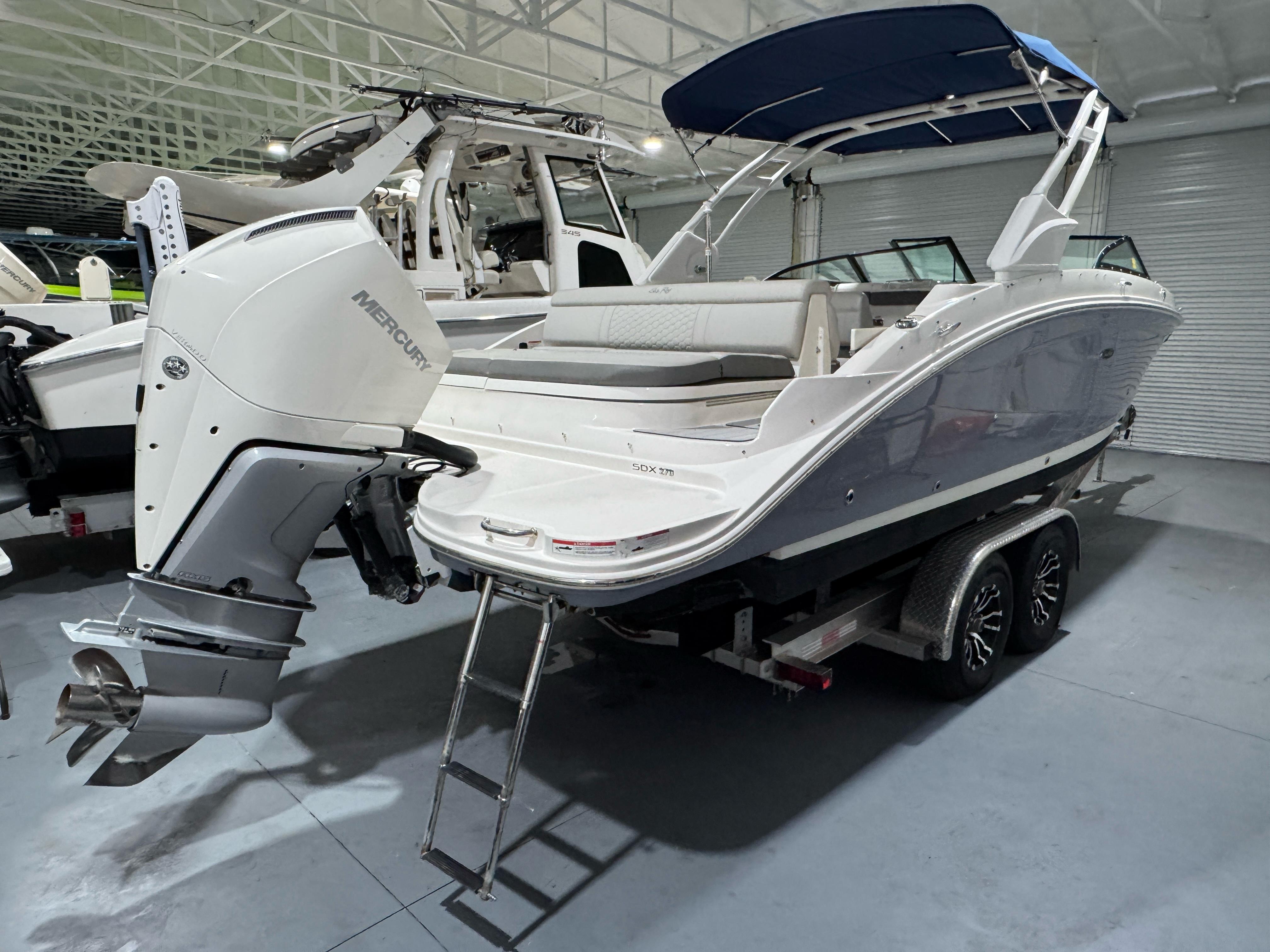 2022 Sea Ray SDX 270 Outboard