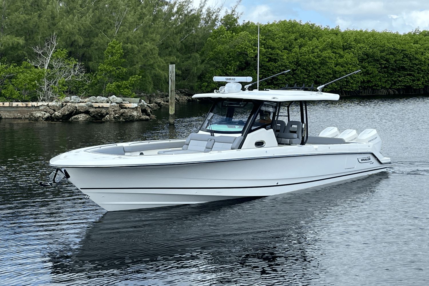 2025 Boston Whaler 360 Outrage