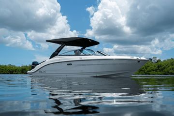 2026 Sea Ray SLX 260 Outboard