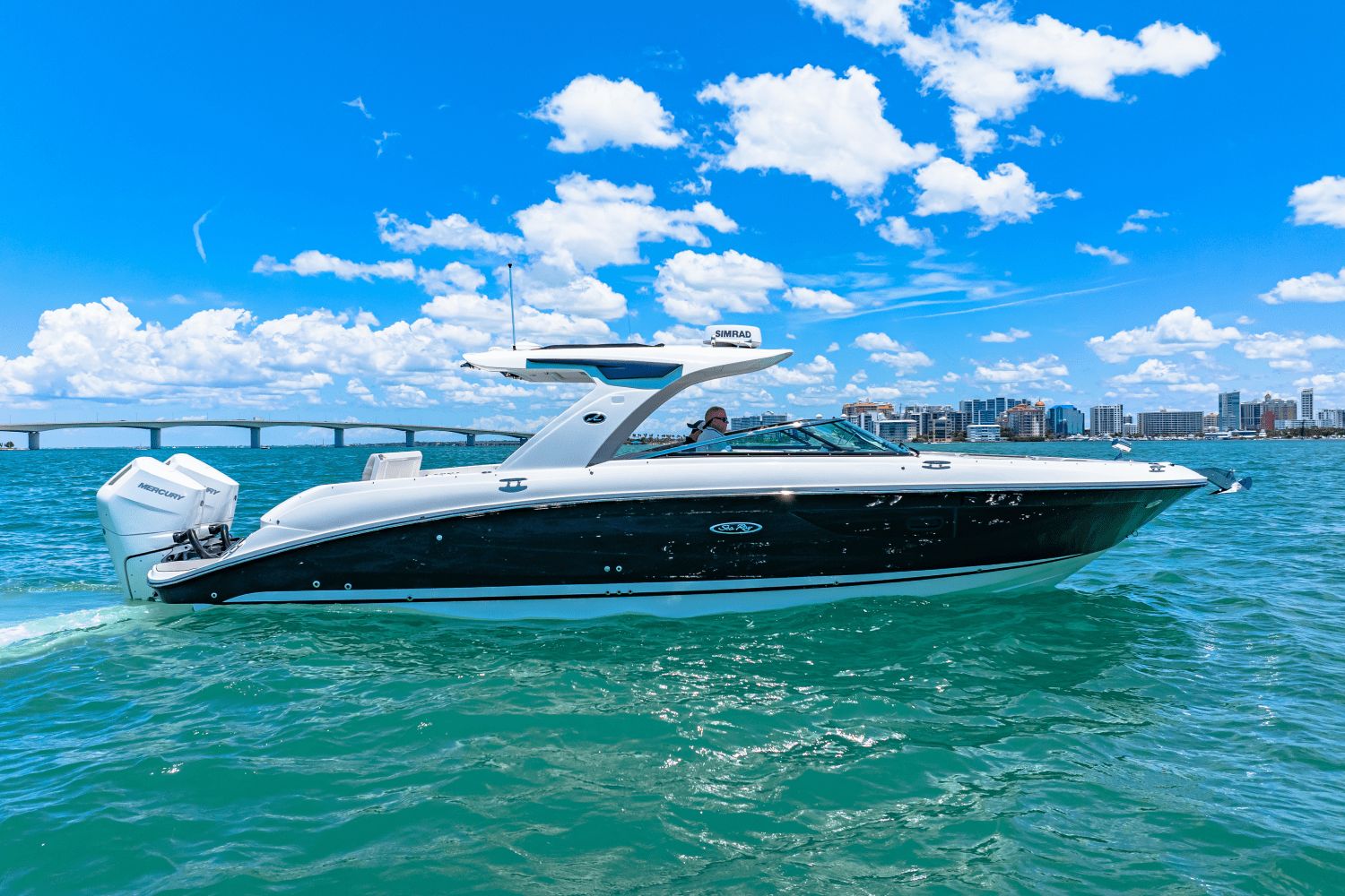 2026 Sea Ray SLX 350 Outboard