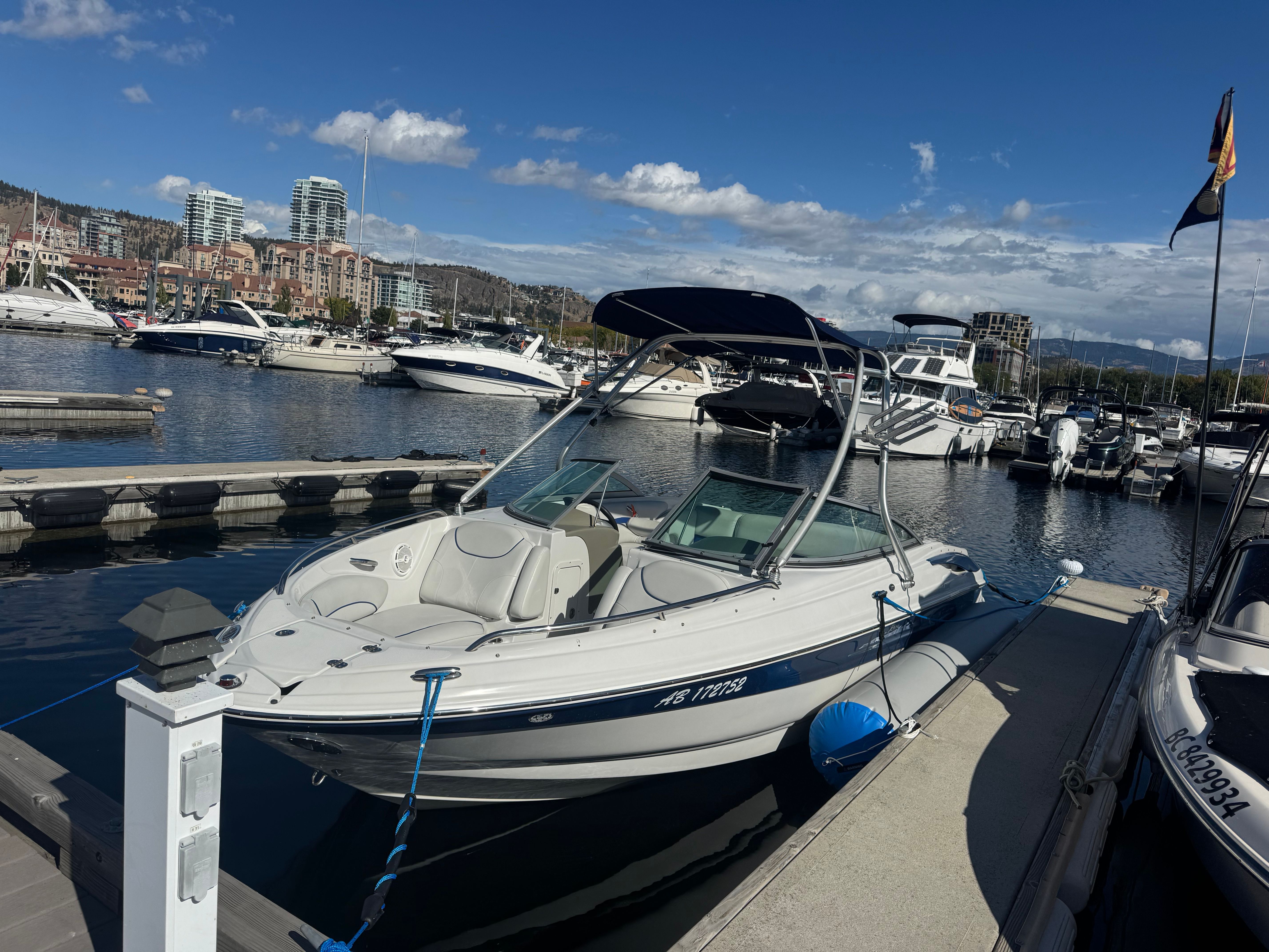 2006 Crownline 230 LS