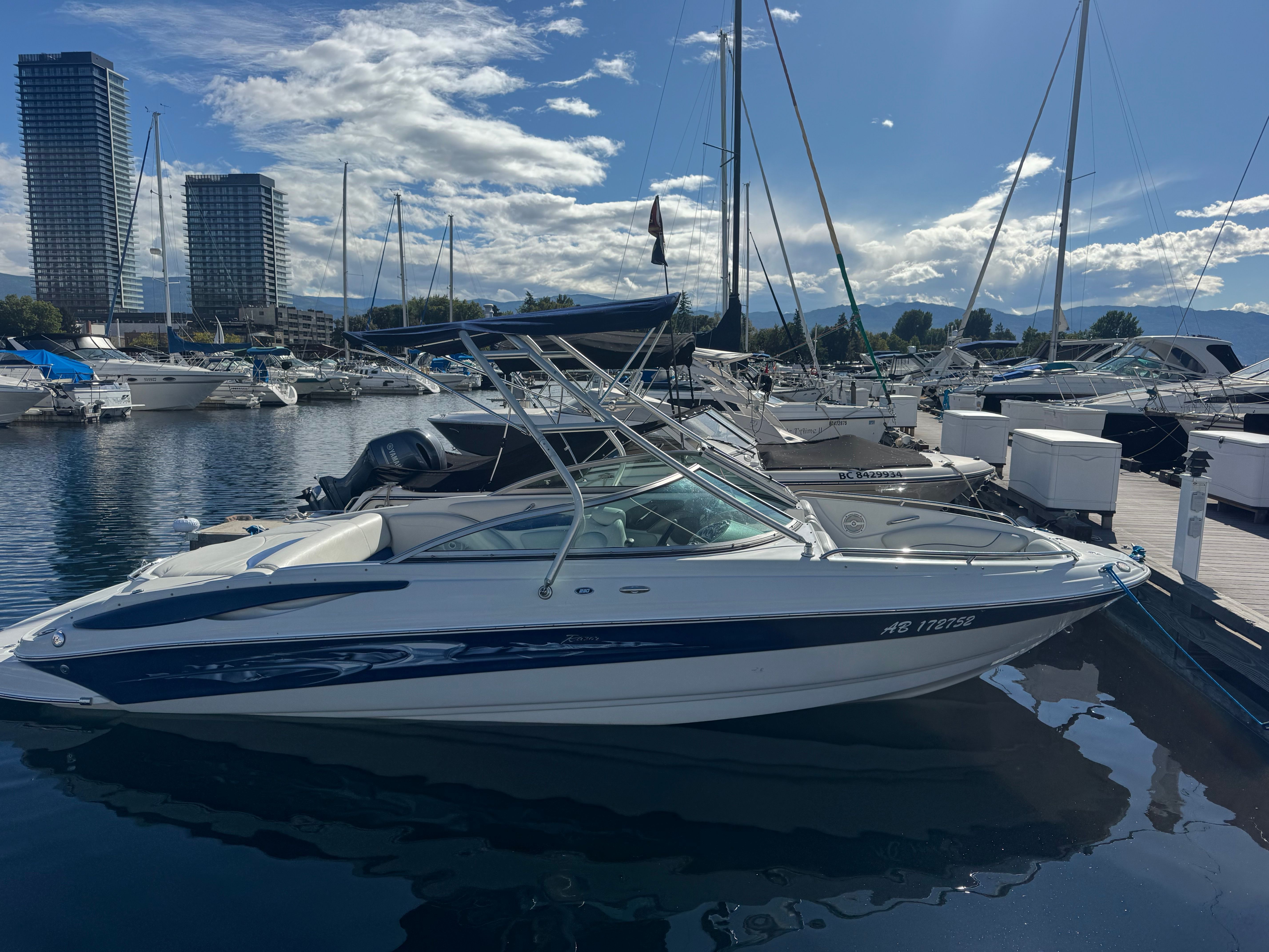 2006 Crownline 230 LS