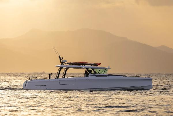 2025 Axopar 45 Cross Top