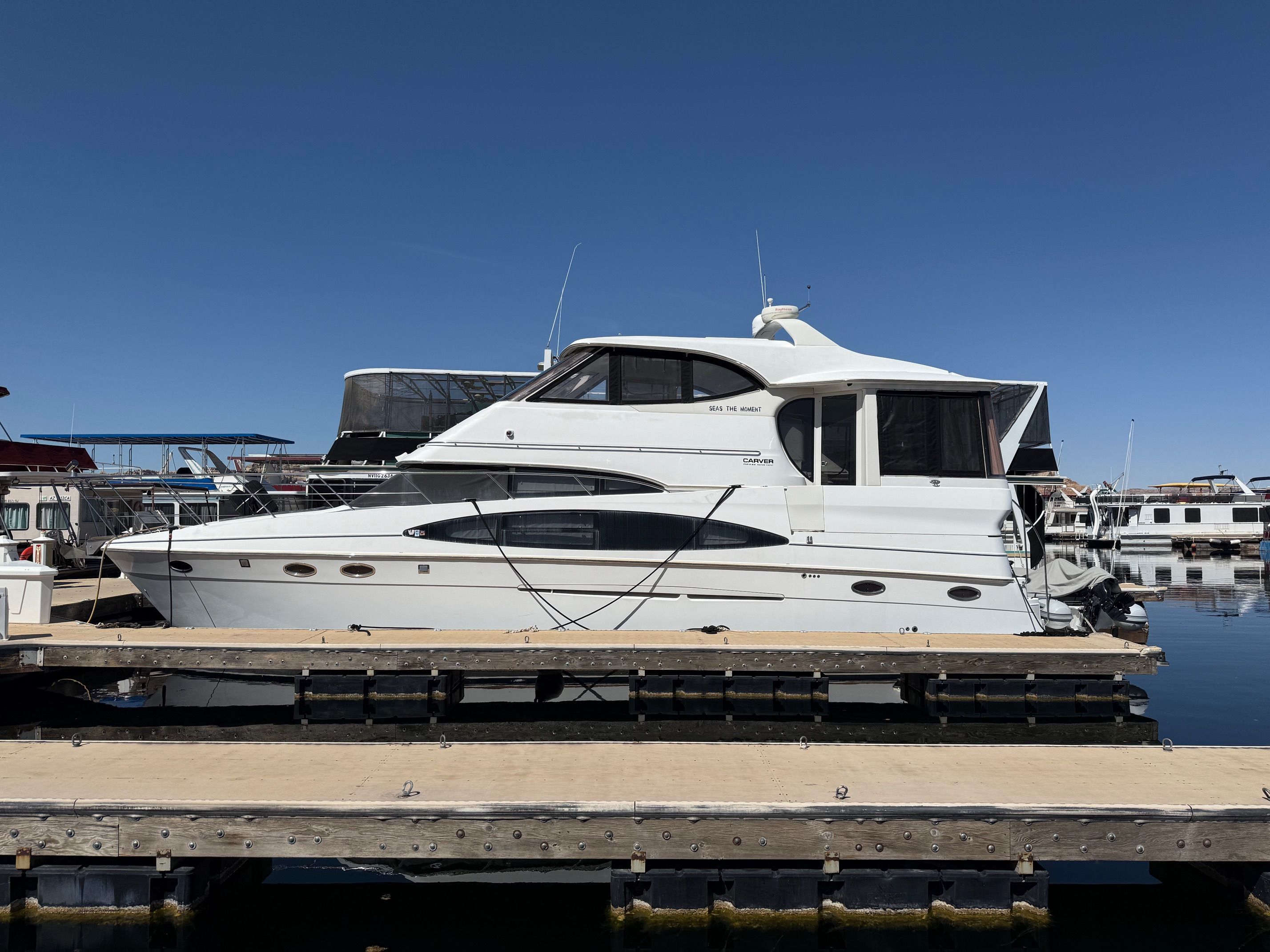 2002 Carver 506 Motor Yacht