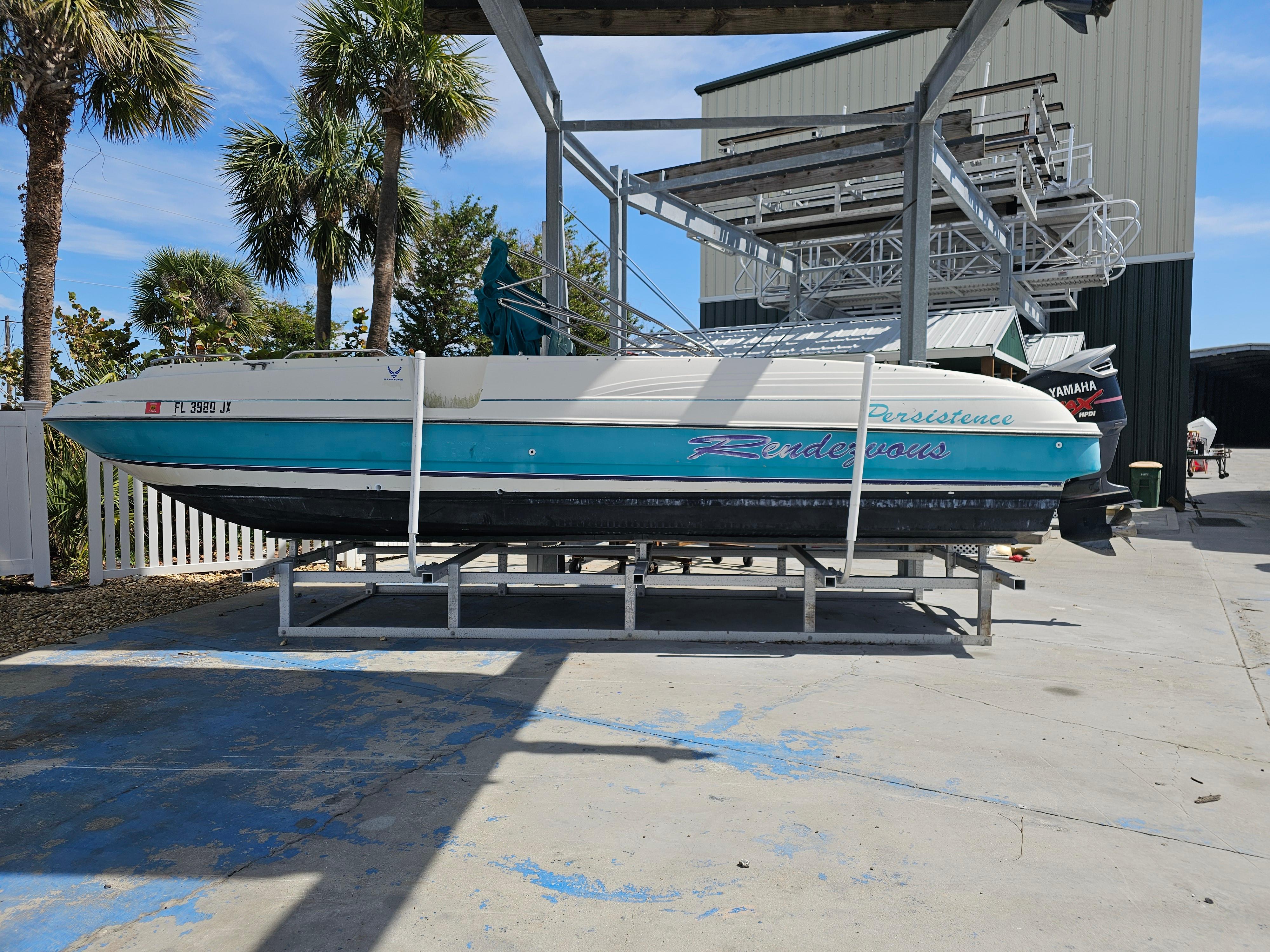 1996 Bayliner 2609 Rendezvous
