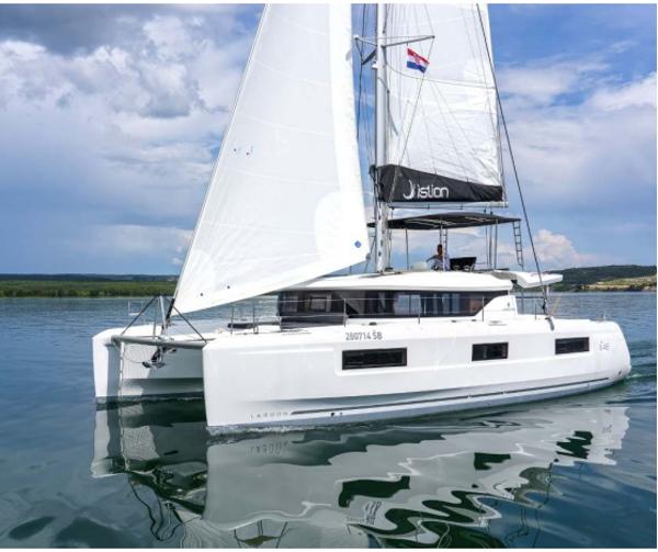 Lagoon 46