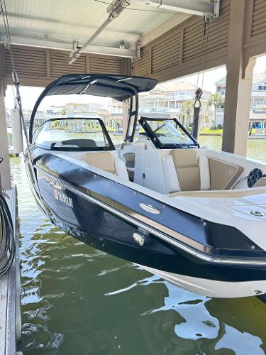 2016 Scarab 255 H.O. Platinum