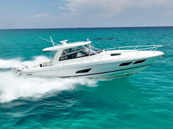 2021 Intrepid 438 Evolution