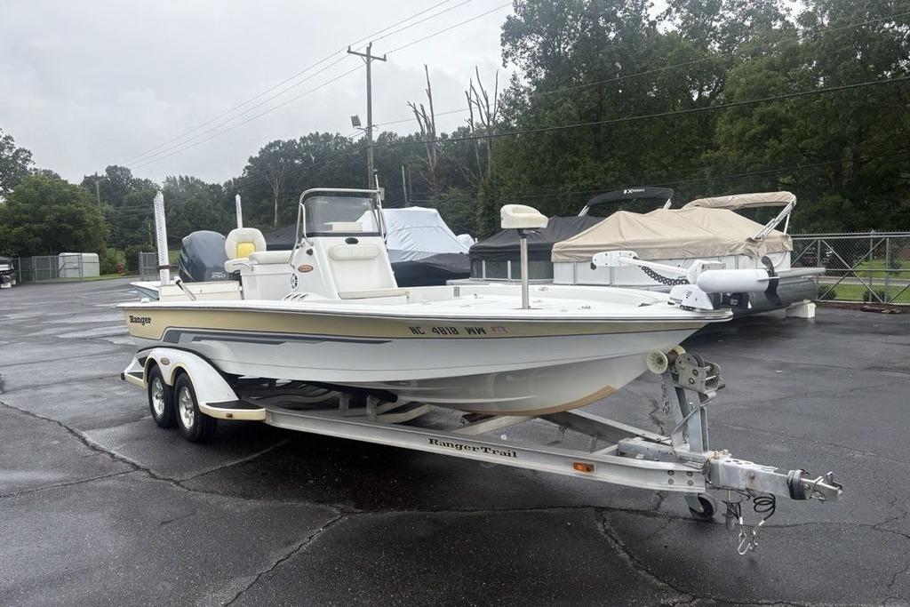 2003 Ranger 2300 Bay Ranger
