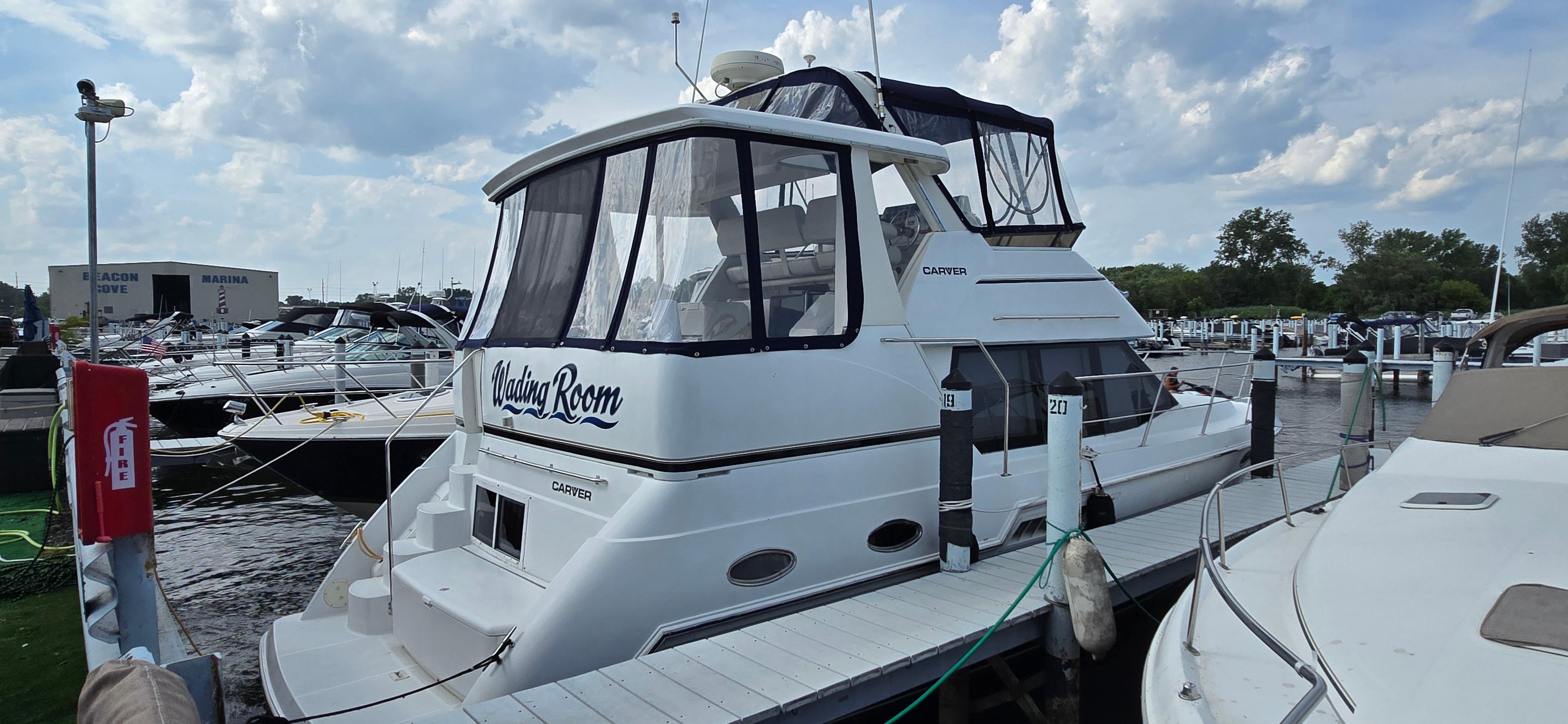 2000 Carver 356 Aft Cabin Motor Yacht