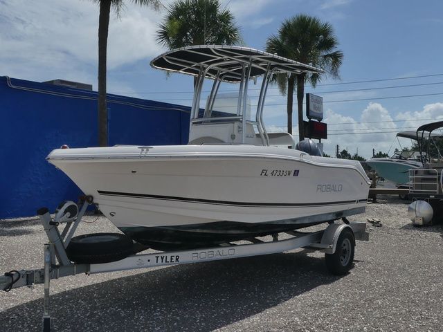 2018 Robalo R180
