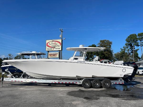 2020 Fountain 38 Center Console