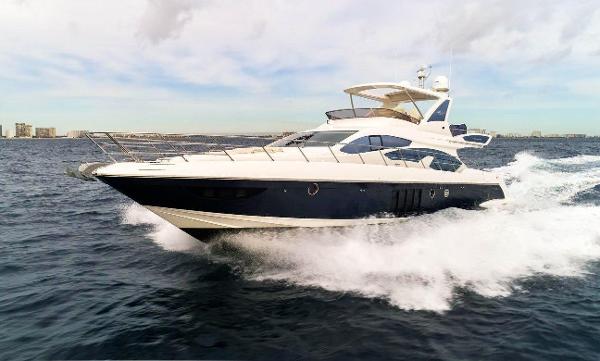2015 Azimut 64 Flybridge