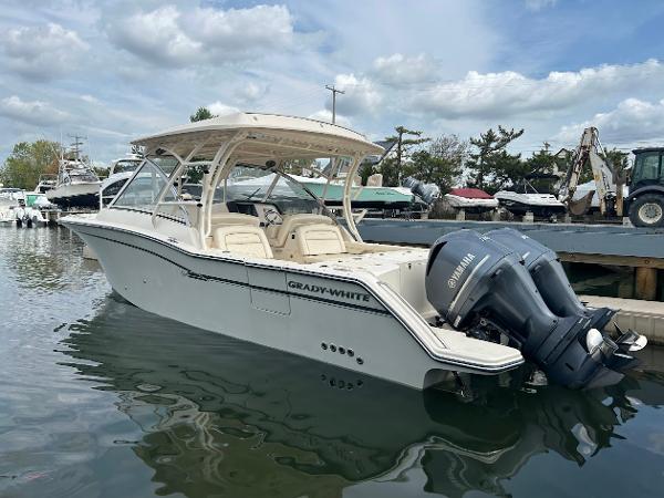 2019 Grady-White Freedom 325