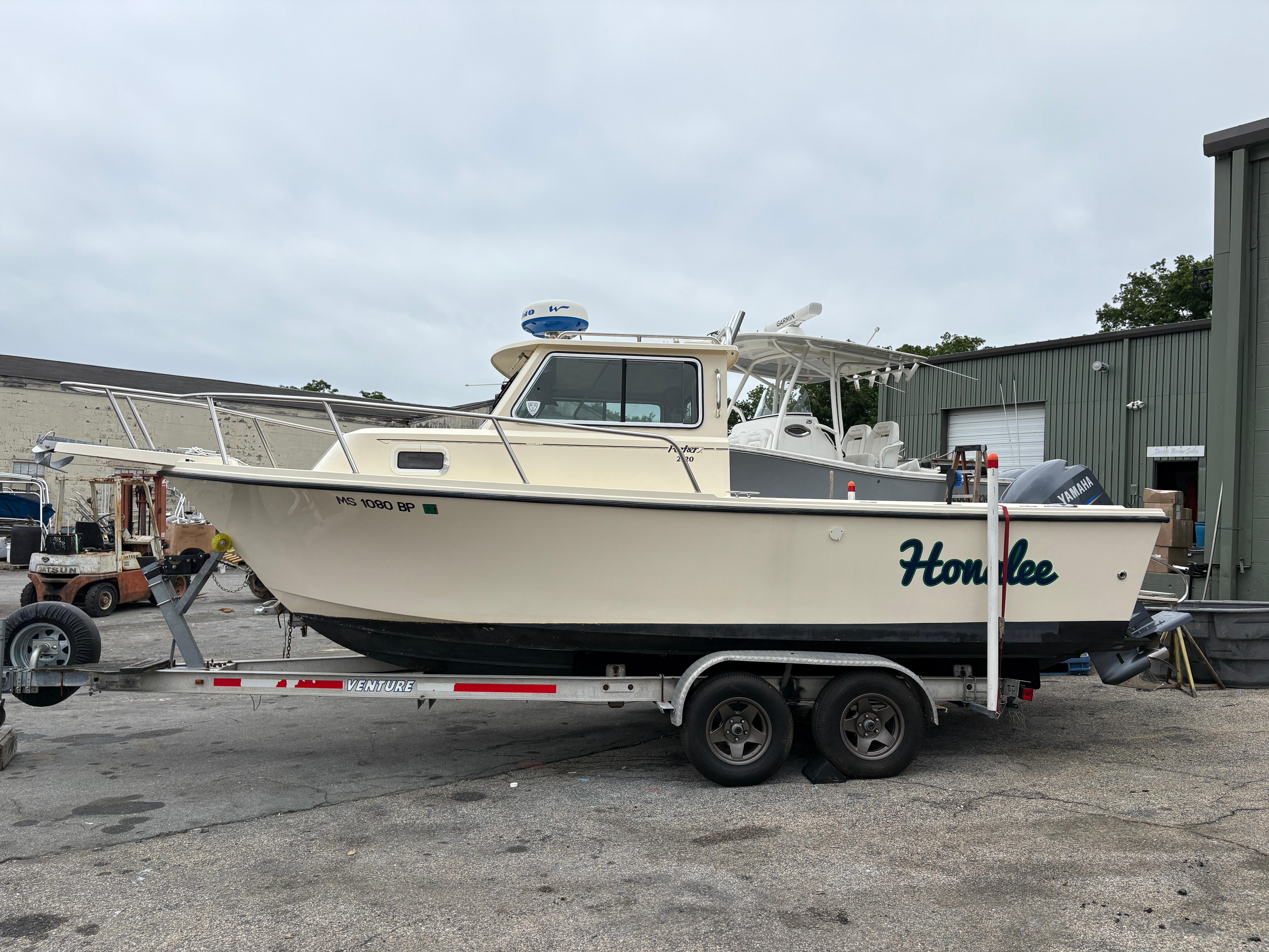 2012 Parker 2120 Sport Cabin