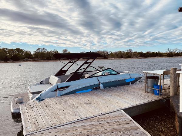 2022 Sea Ray SDX 250
