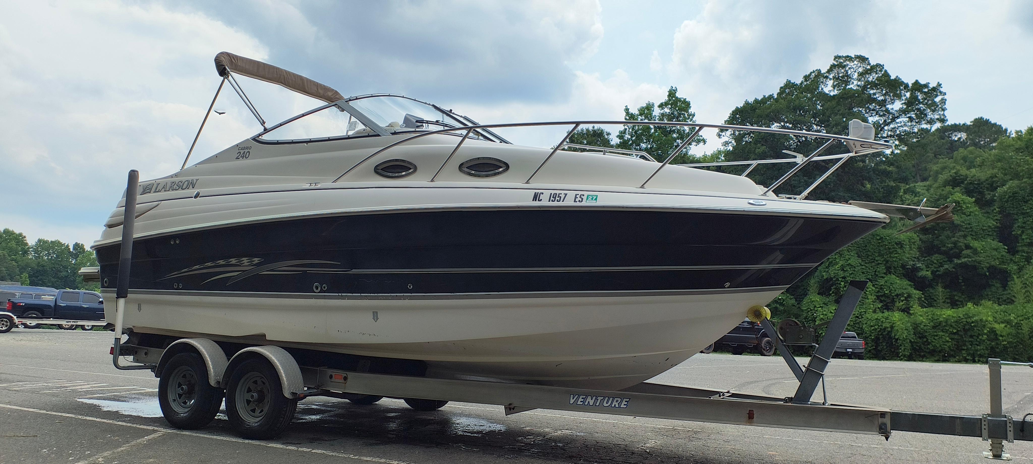 2008 Larson Cabrio 240
