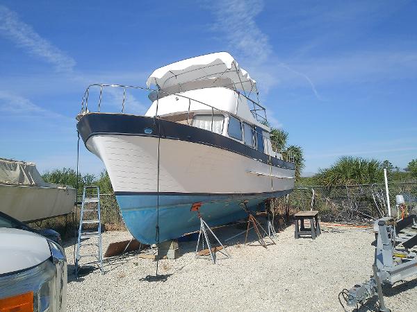 1975 Marine Trader Double Cabin