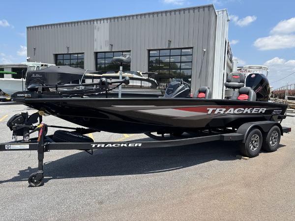 2025 Tracker SAVAGE™ 215