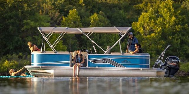 2025 SunCatcher Fusion Series 322RC W/Yamaha 200 "SHO"