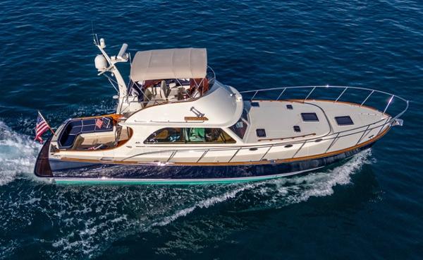 2013 Hinckley Talaria 48 Flybridge