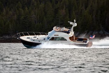 2013 Hinckley Talaria 48 Flybridge