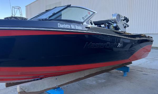 2019 MasterCraft XT25