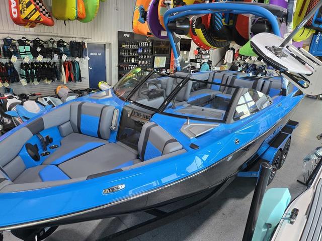 2025 Malibu 23 LSV