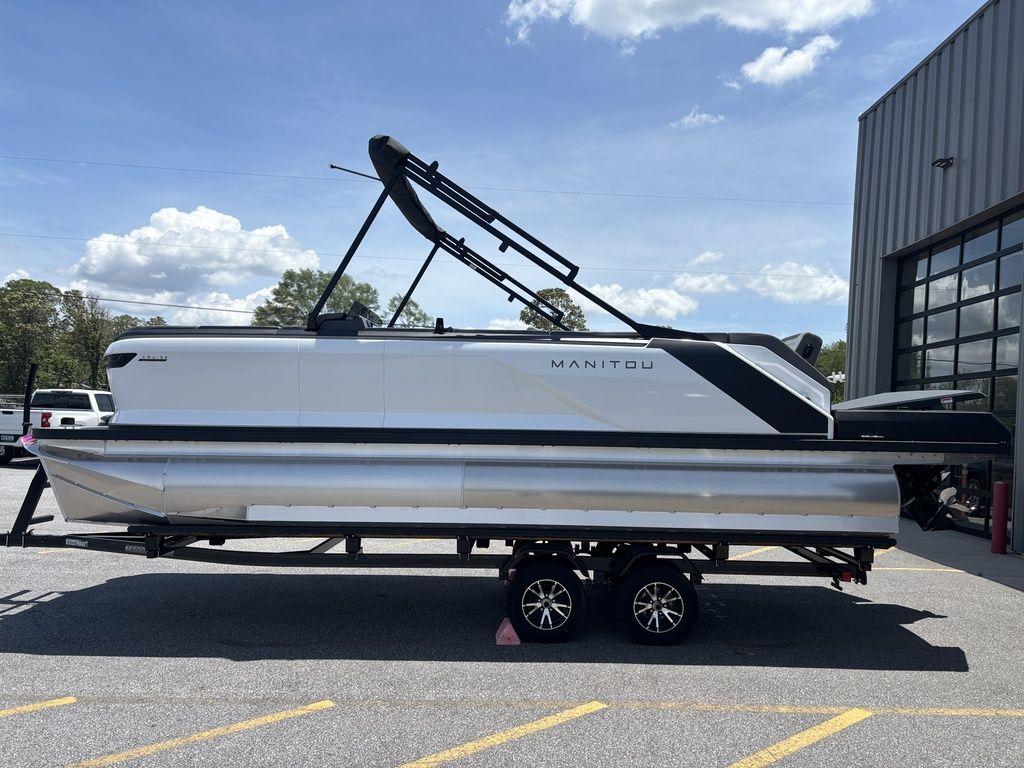 2025 Manitou Cruise 22 Max Switchback