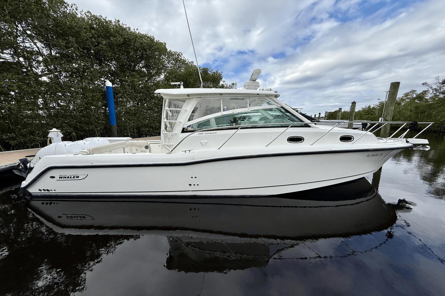 Boston Whaler 345 Conquest