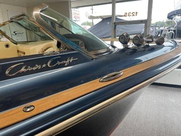 2025 Chris-Craft Launch 27