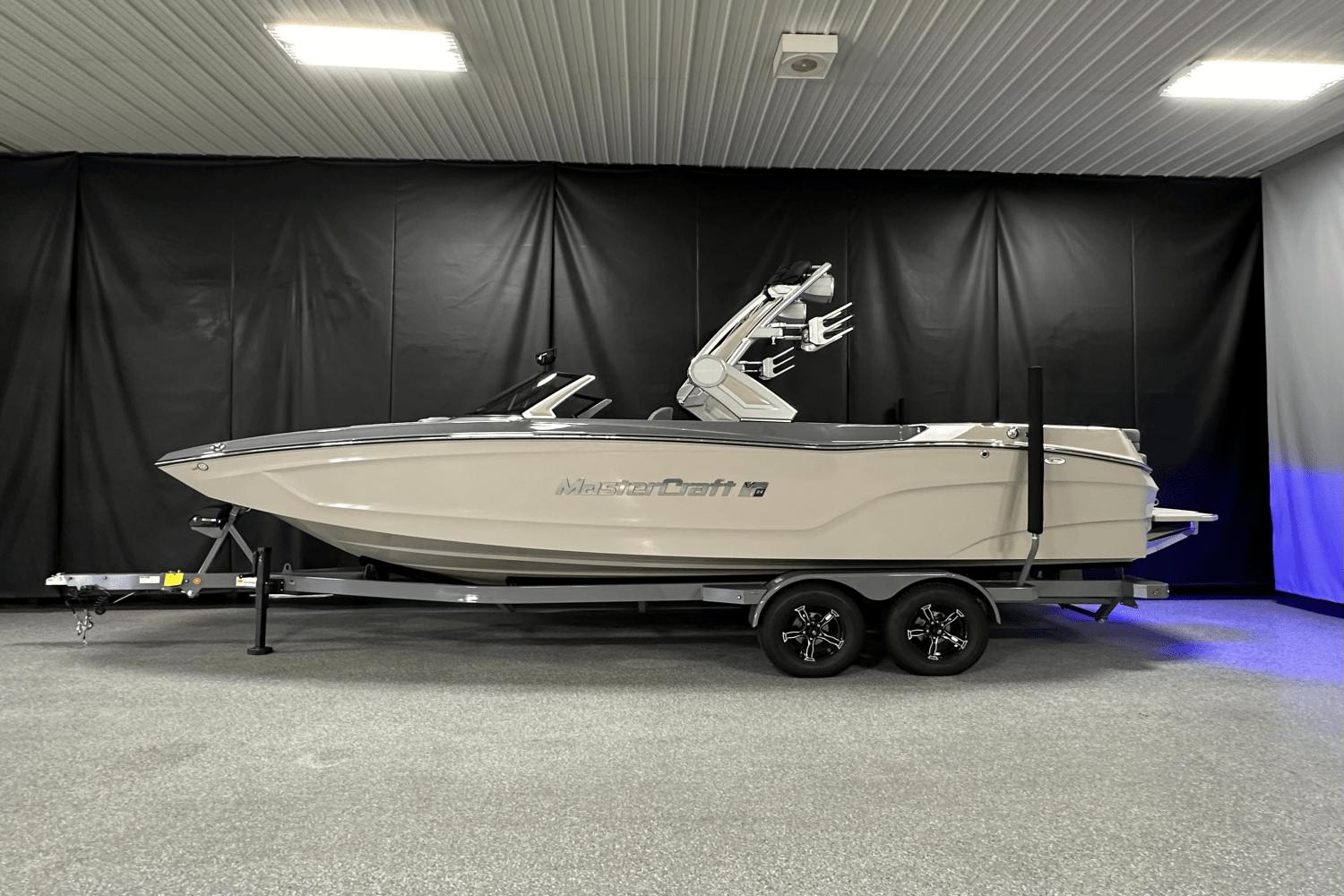 2025 MasterCraft XT24