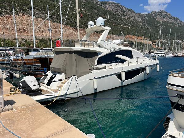 2012 Cranchi Sixty 6 Fly Yacht Class