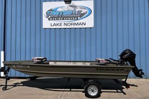 Tracker Grizzly 1648 Utility 2025 Tracker Grizzly 1648 Utility boat at Foothills Marine Center, Lake Norman.
