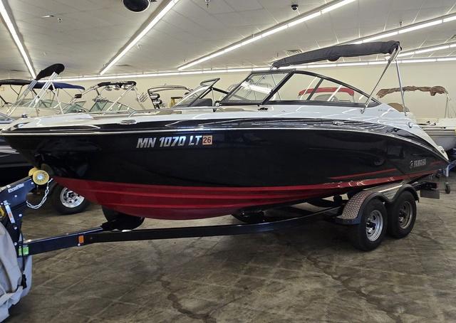 2018 Yamaha Boats 212 Limited
