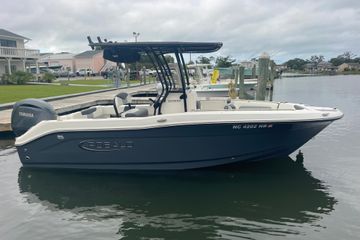 2024 Robalo R202 Explorer