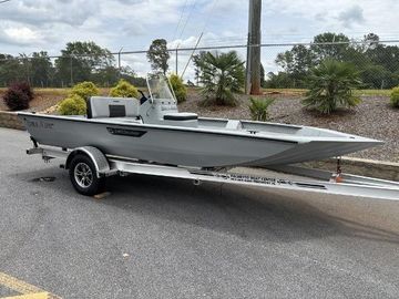 2025 SeaArk Shadow 18 Center Console