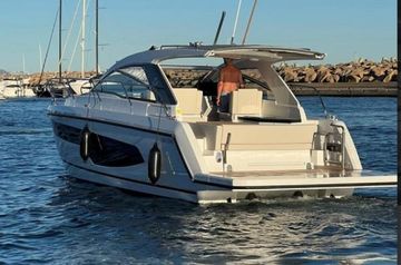2022 Sealine S335